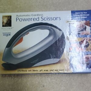 Automatic Cordless Powered Scissors - Black and Gray